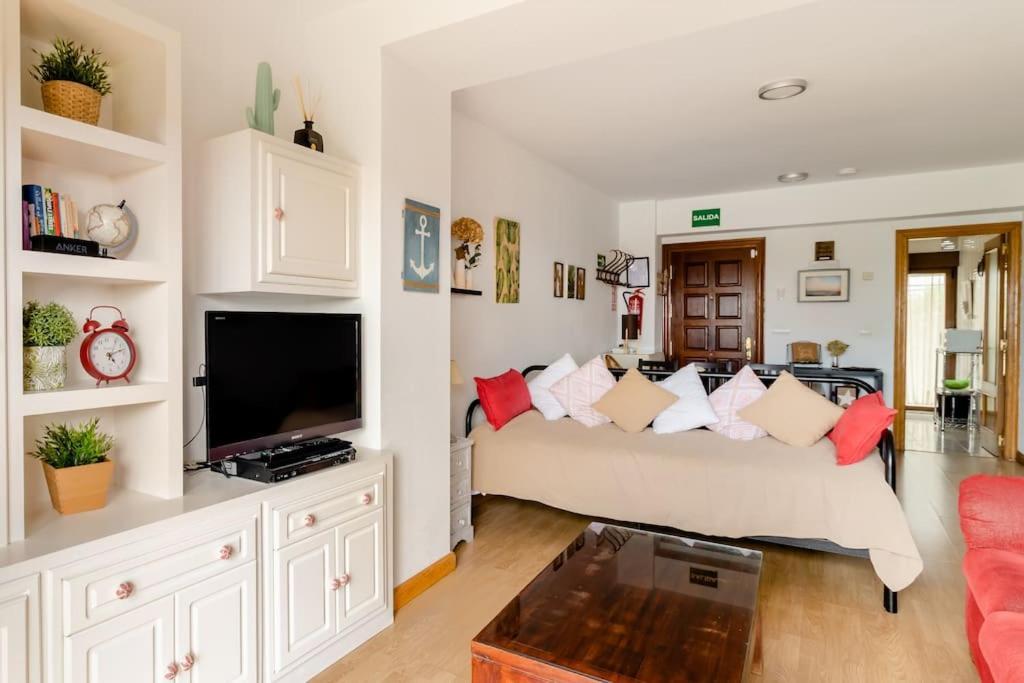 Casa De Las Flores - Apartamento Con Jardin Privado Frente A La Playa De Comillas Buitenkant foto