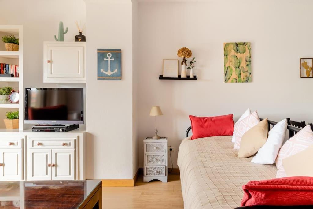 Casa De Las Flores - Apartamento Con Jardin Privado Frente A La Playa De Comillas Buitenkant foto