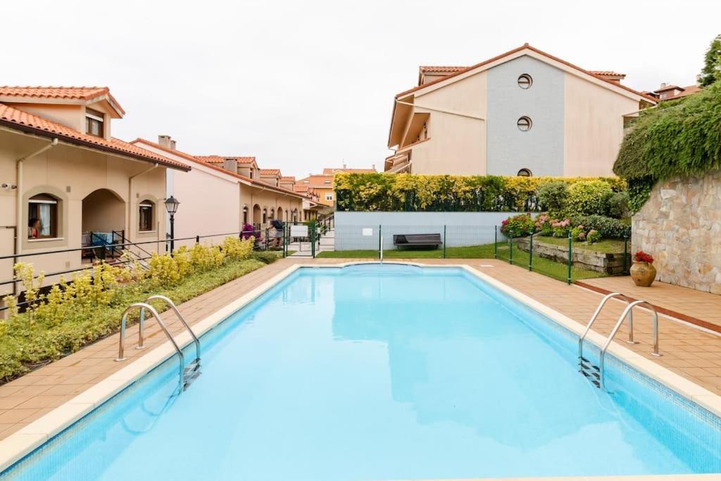 Casa De Las Flores - Apartamento Con Jardin Privado Frente A La Playa De Comillas Buitenkant foto