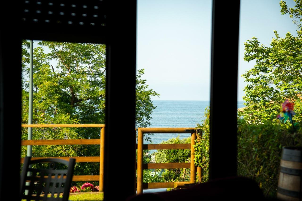 Casa De Las Flores - Apartamento Con Jardin Privado Frente A La Playa De Comillas Buitenkant foto